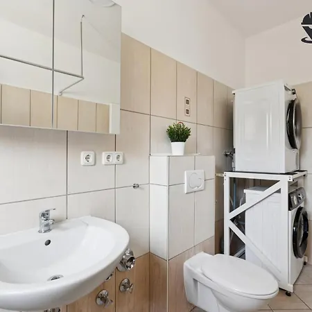 Monteur - Fuer Bis Zu 5 Personen In 63452 - Hu14 Hanau