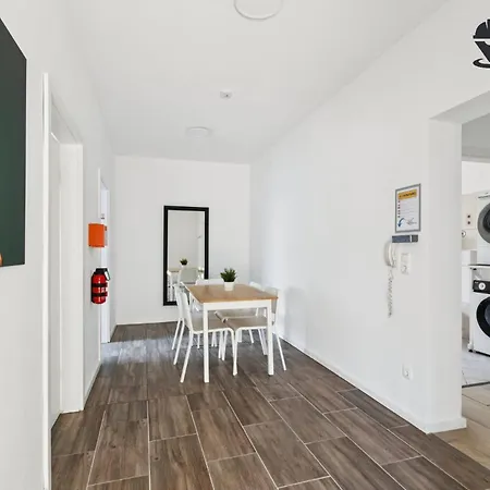 Apartment Monteur - Für Bis Zu 5 Personen In 63452 - Hu14 *