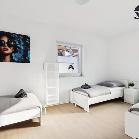 Monteur - Für Bis Zu 5 Personen In 63452 - Hu14 Apartment *