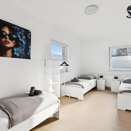 Monteur - Fuer Bis Zu 5 Personen In 63452 - Hu14 Hanau